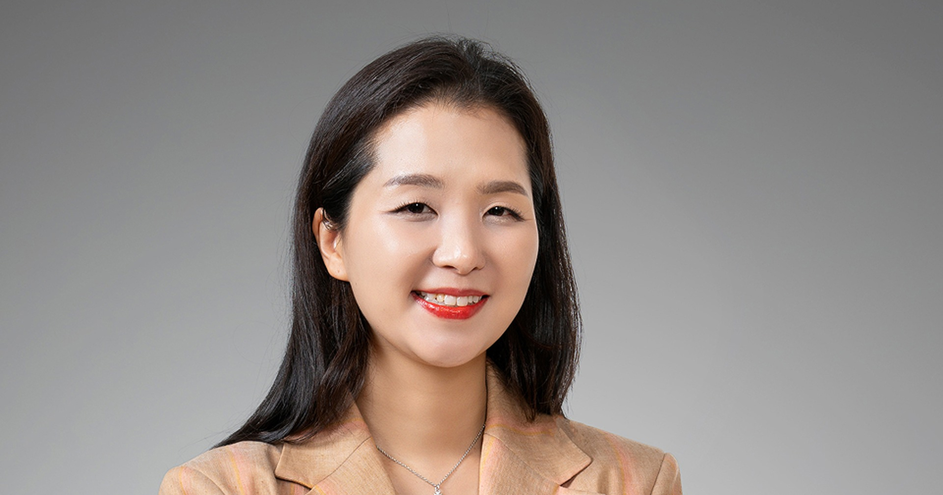 Hong Min-Young, GSO at Devsisters — profile portrait